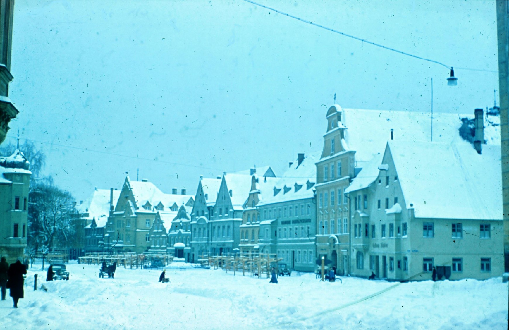 Verschneiter Hauptlatz im Winter (um 1950)